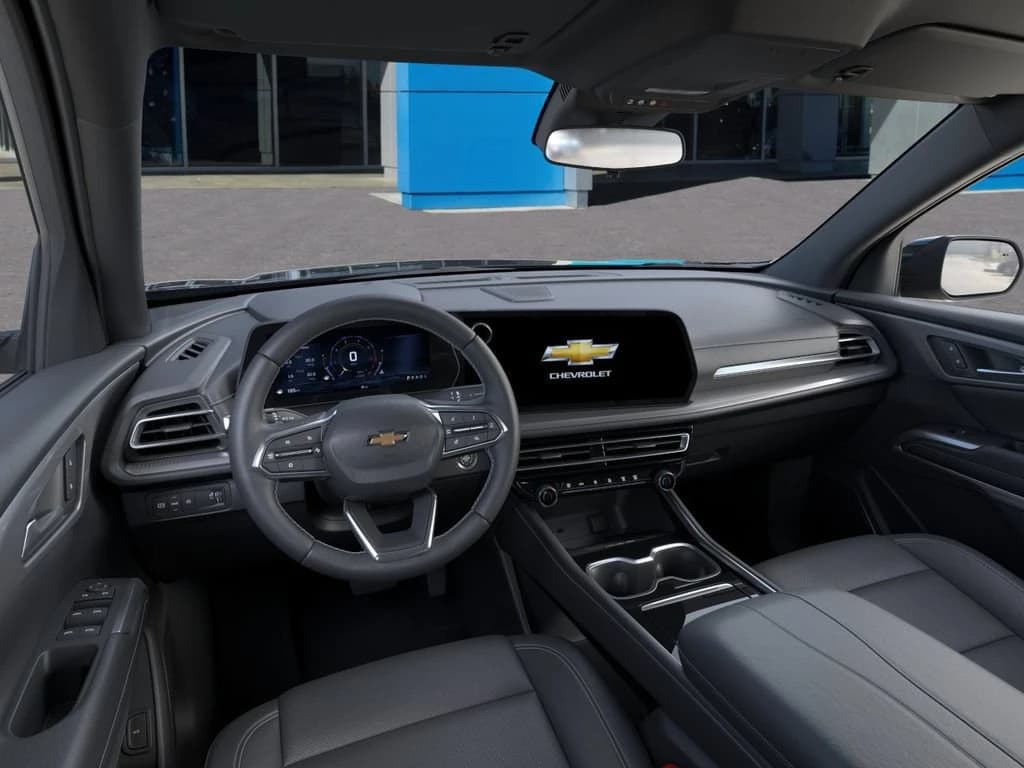 Chevrolet Traverse FWD LT 4dr 2027 — side view