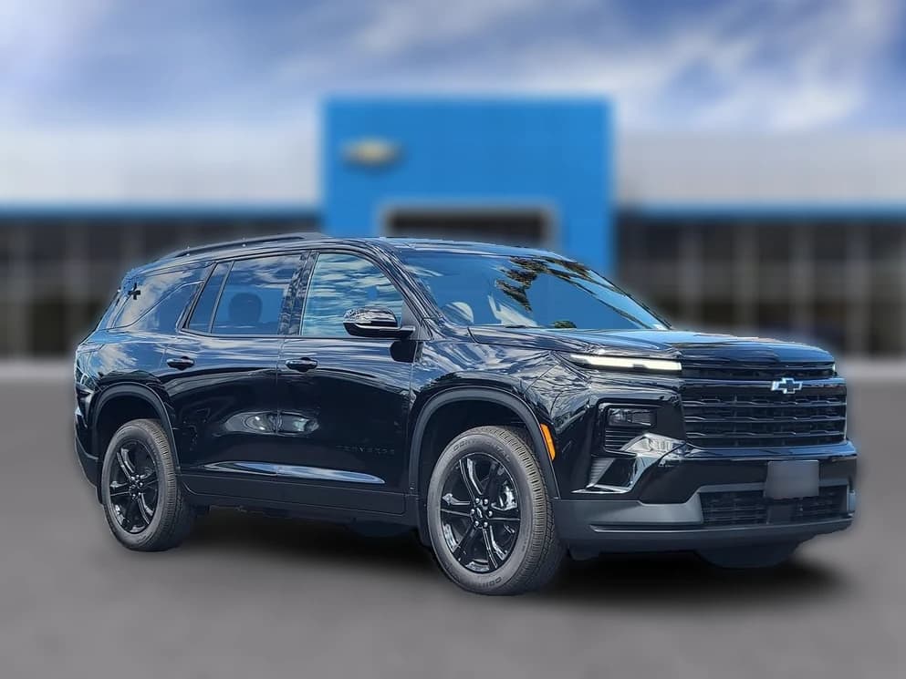 Chevrolet Traverse FWD LT 4dr 2027 — side view