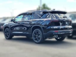 Chevrolet Traverse FWD LT 4dr 2027 — side view
