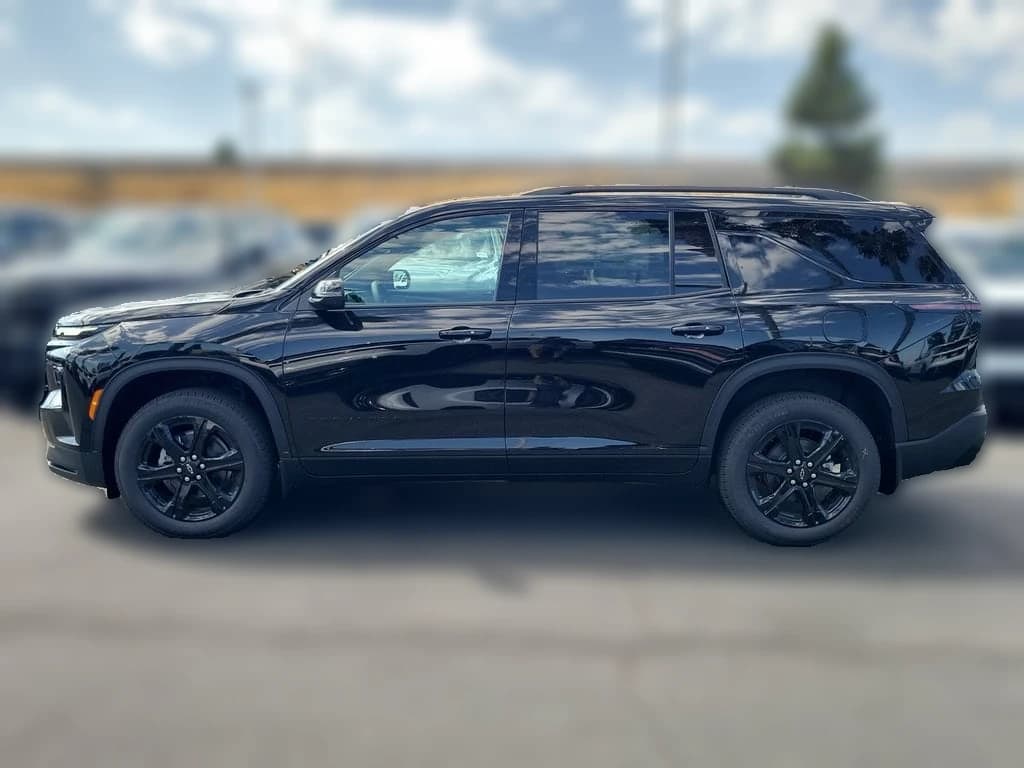 Chevrolet Traverse FWD LT 4dr 2027 — side view