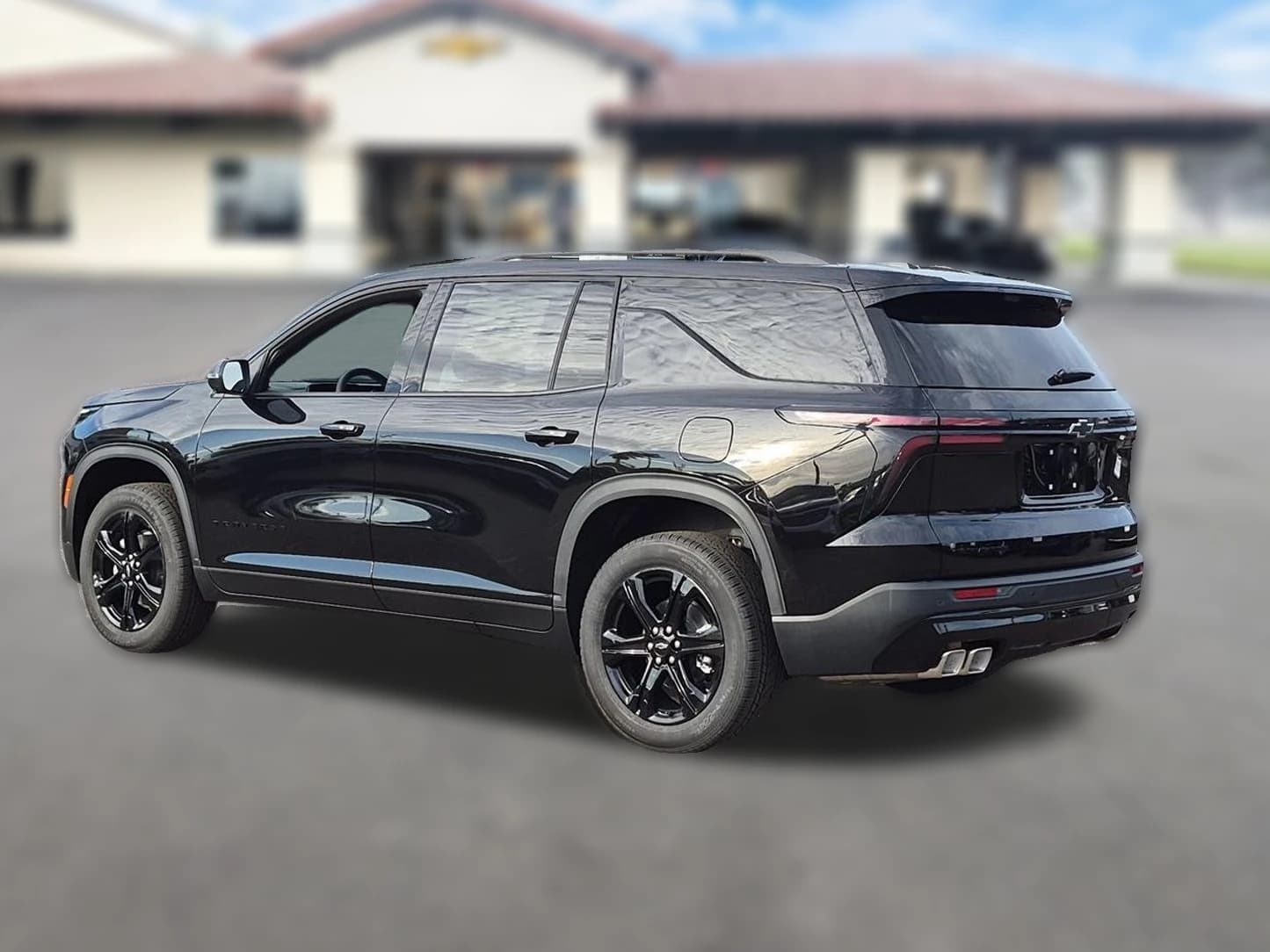 Chevrolet Traverse FWD LT 4dr 2027 — side view