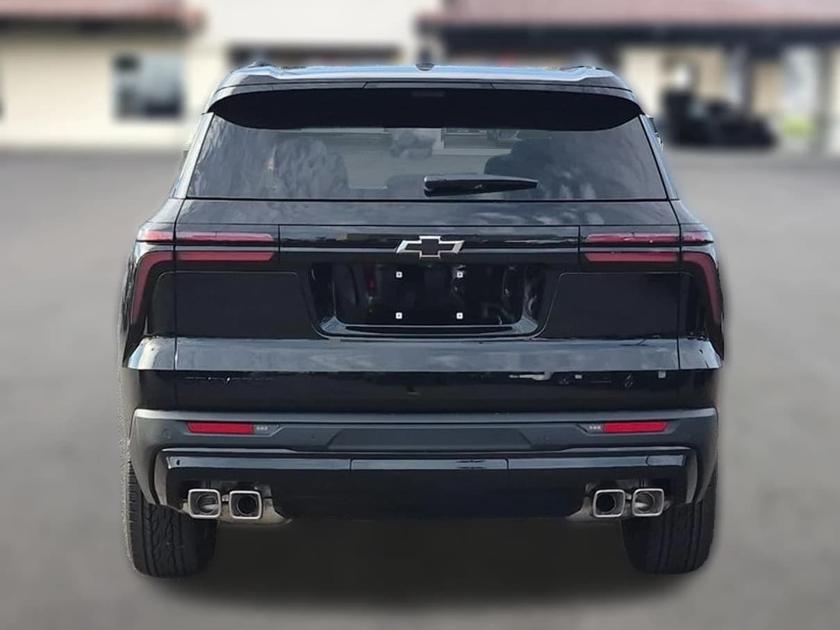 Chevrolet Traverse FWD LT 4dr 2027 — side view