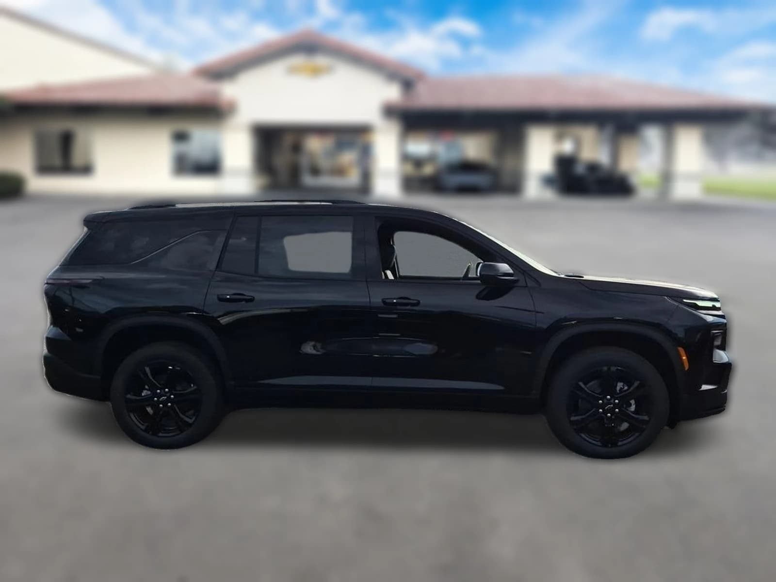Chevrolet Traverse FWD LT 4dr 2027 — side view