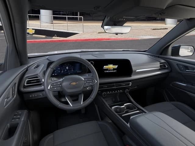 Chevrolet Traverse FWD LT 4dr 2027 — side view