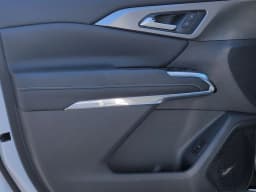 Chevrolet Traverse FWD LT 4dr 2026 — side view