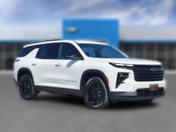 Chevrolet Traverse FWD LT 4dr 2026 — side view