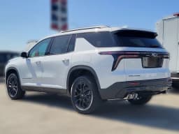 Chevrolet Traverse FWD LT 4dr 2026 — side view