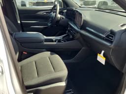 Chevrolet Traverse FWD LT 4dr 2026 — side view
