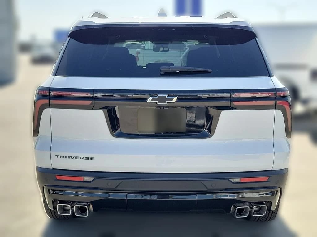 Chevrolet Traverse FWD LT 4dr 2026 — side view
