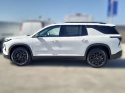Chevrolet Traverse FWD LT 4dr 2026 — side view