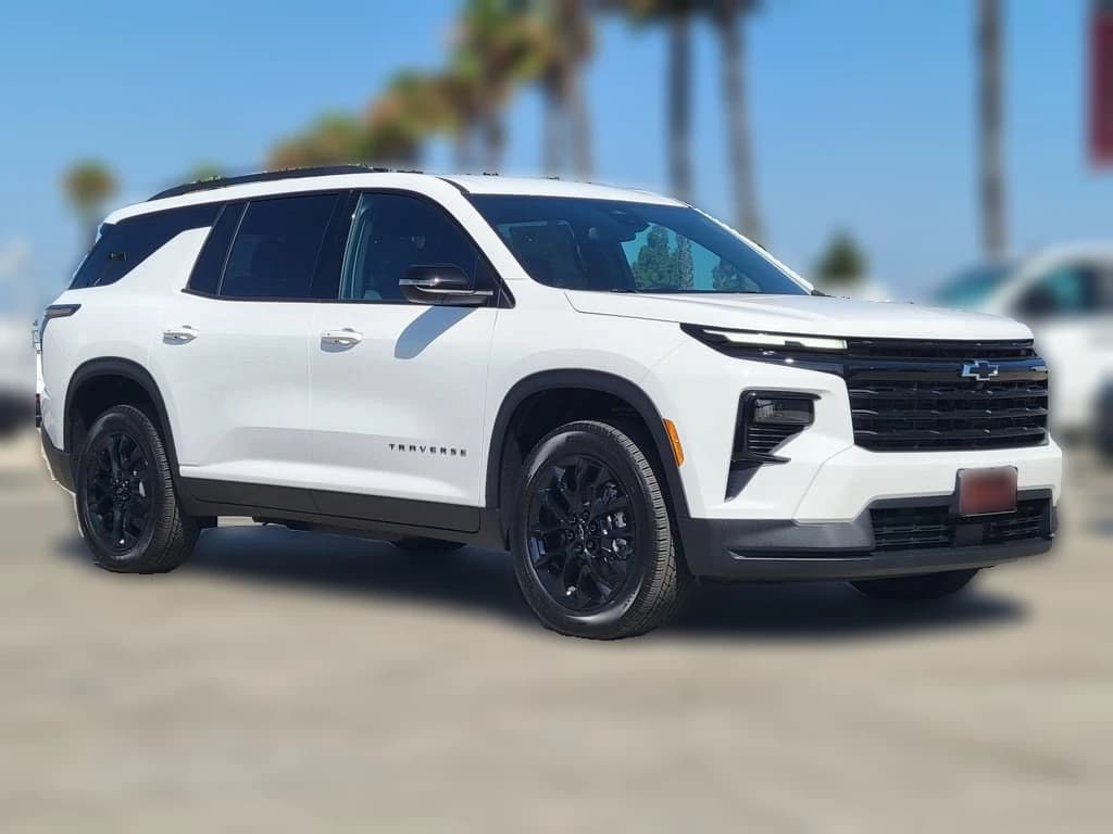 Chevrolet Traverse FWD LT 4dr 2026 — side view