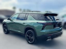 Chevrolet Traverse FWD LT 4dr 2027 — side view