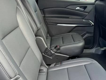 Chevrolet Traverse FWD LT 4dr 2027 — side view