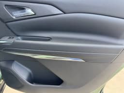 Chevrolet Traverse FWD LT 4dr 2027 — side view