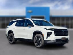 Chevrolet Traverse FWD LT 4dr 2027 — side view