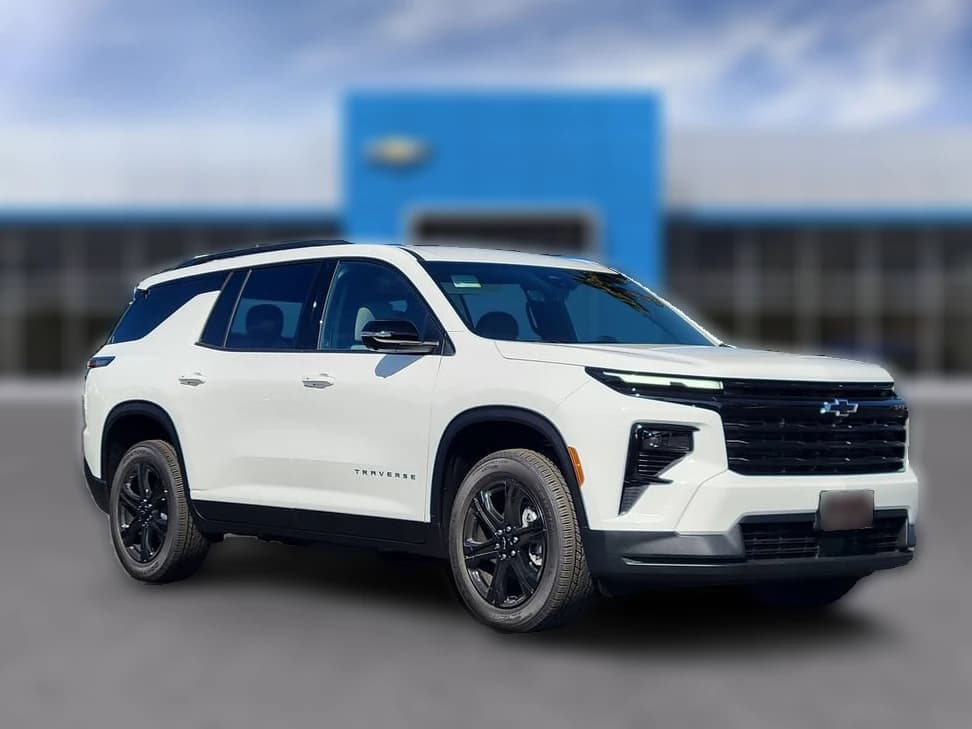 Chevrolet Traverse FWD LT 4dr 2027 — side view