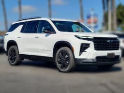 Chevrolet Traverse FWD LT 4dr 2027 — side view