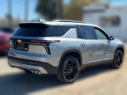 Chevrolet Traverse FWD LT 4dr 2027 — side view