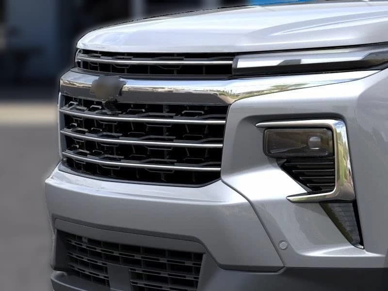 Chevrolet Traverse FWD LT 4dr 2027 — side view