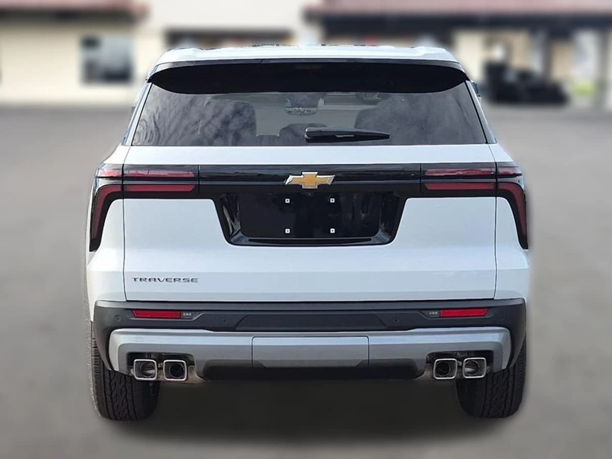 Chevrolet Traverse FWD LT 4dr 2027 — side view