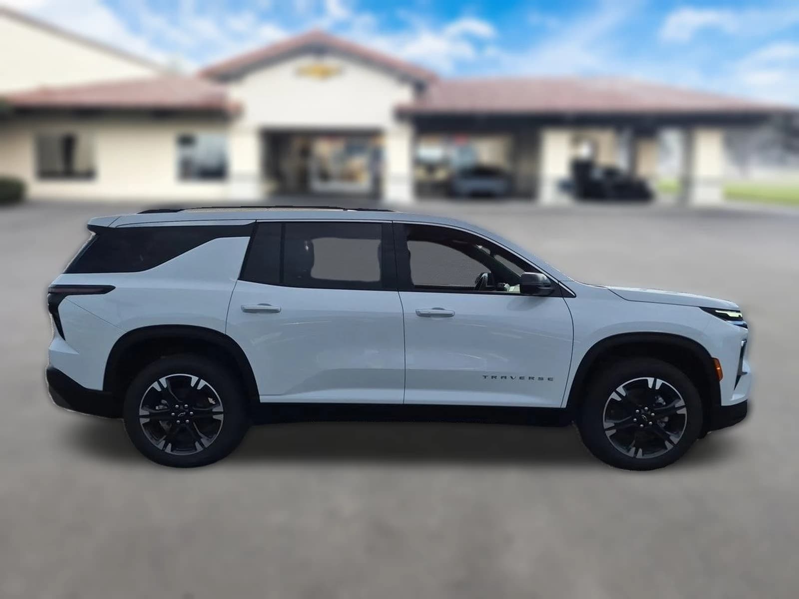 Chevrolet Traverse FWD LT 4dr 2027 — side view