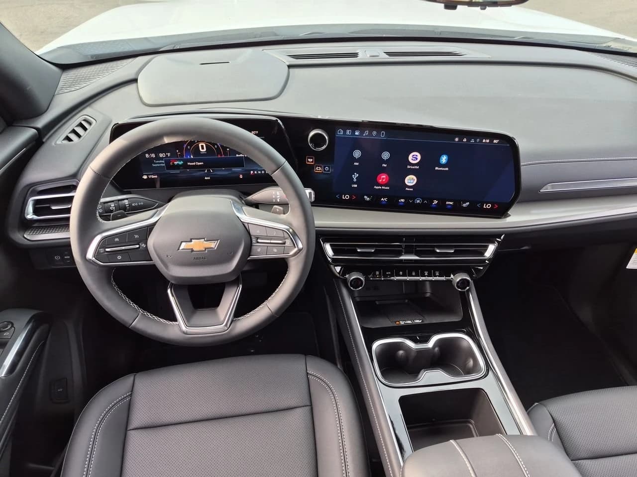 Chevrolet Traverse FWD LT 4dr 2027 — side view