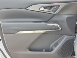 Chevrolet Traverse FWD LT 4dr 2027 — side view