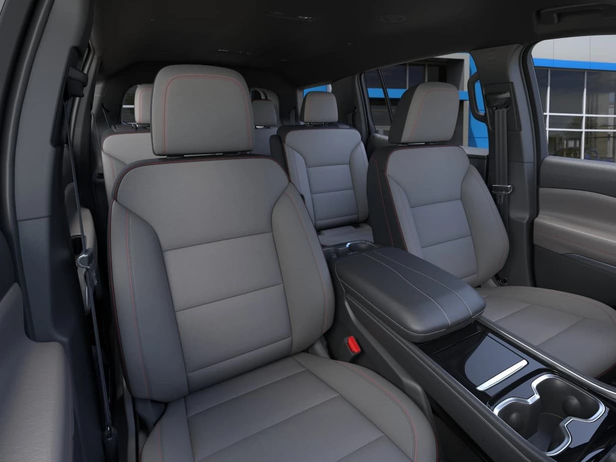 Chevrolet Traverse FWD LT 4dr 2026 — side view