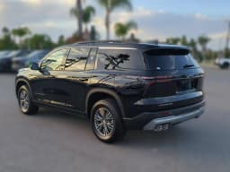 Chevrolet Traverse FWD LT 4dr 2027 — side view