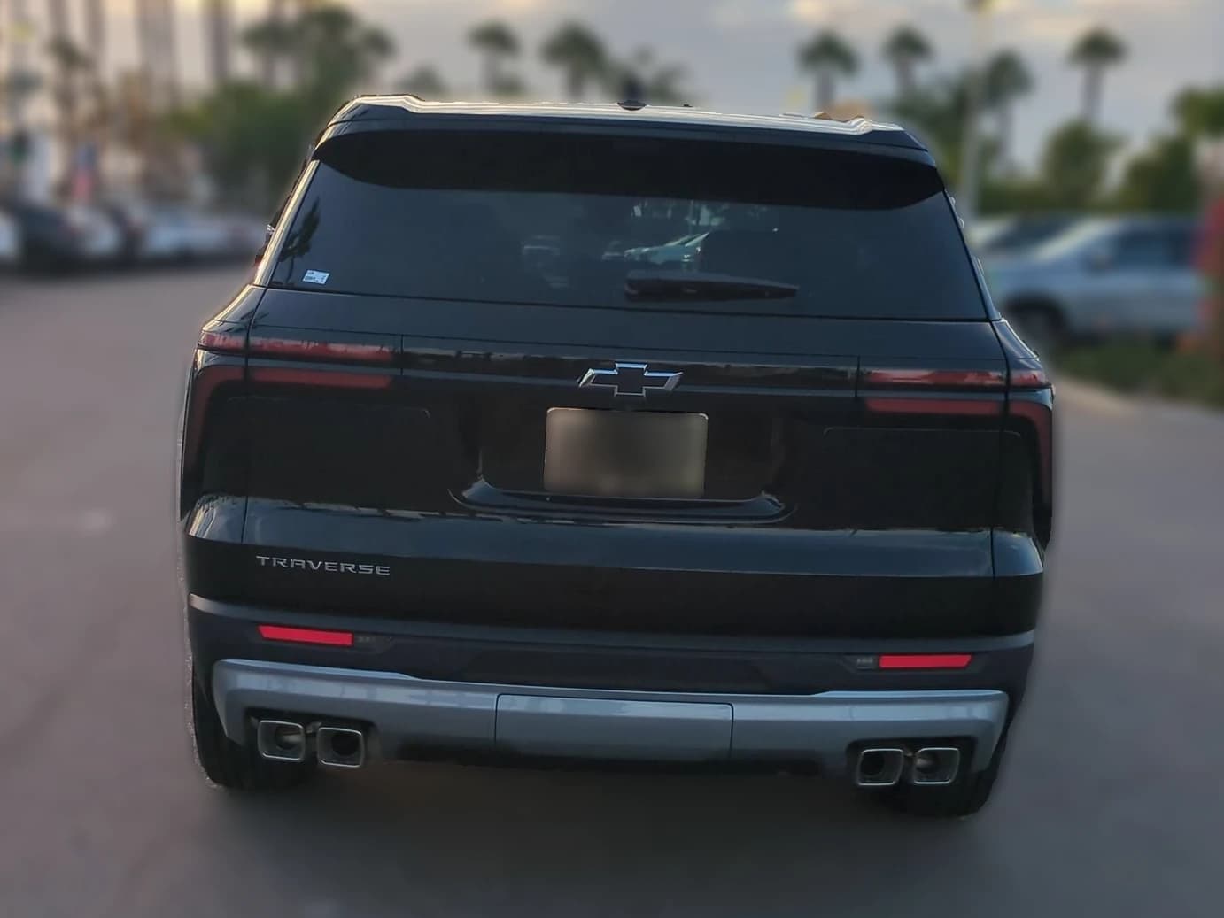 Chevrolet Traverse FWD LT 4dr 2027 — side view