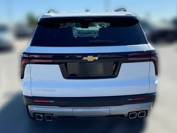 Chevrolet Traverse FWD LT 4dr 2027 — side view