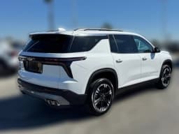 Chevrolet Traverse FWD LT 4dr 2027 — side view