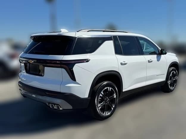 Chevrolet Traverse FWD LT 4dr 2027 — side view