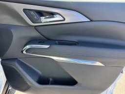 Chevrolet Traverse FWD LT 4dr 2027 — side view
