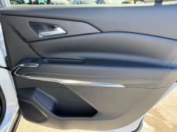 Chevrolet Traverse FWD LT 4dr 2027 — side view