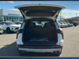 Chevrolet Traverse FWD LT 4dr 2027 — side view