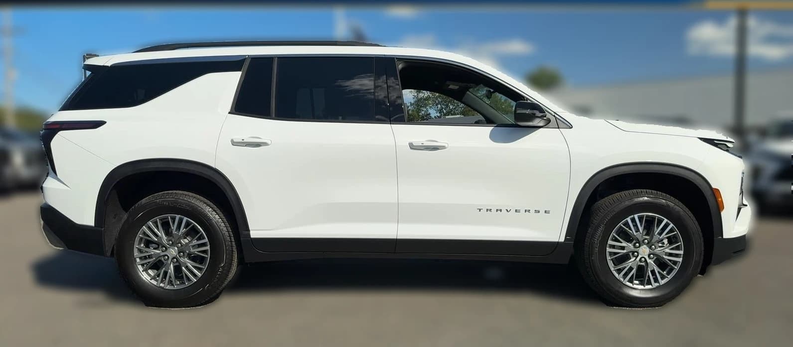 Chevrolet Traverse FWD LT 4dr 2027 — side view
