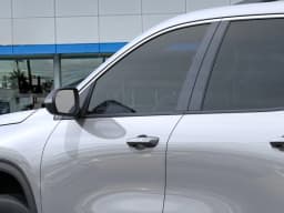Chevrolet Traverse FWD LT 4dr 2027 — side view