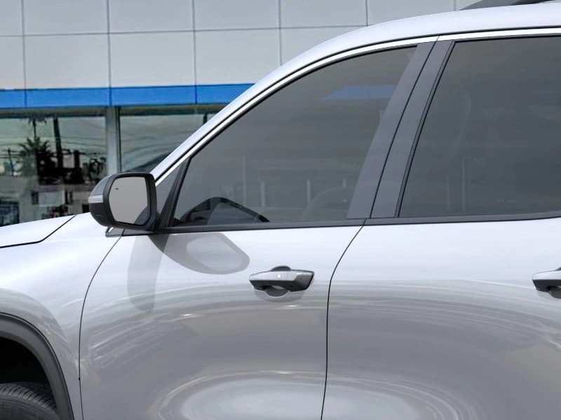 Chevrolet Traverse FWD LT 4dr 2027 — side view