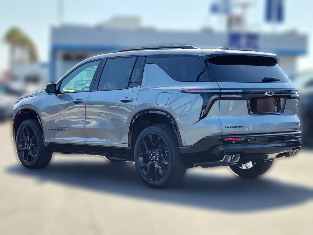 Chevrolet Traverse FWD RS 4dr 2026 — side view