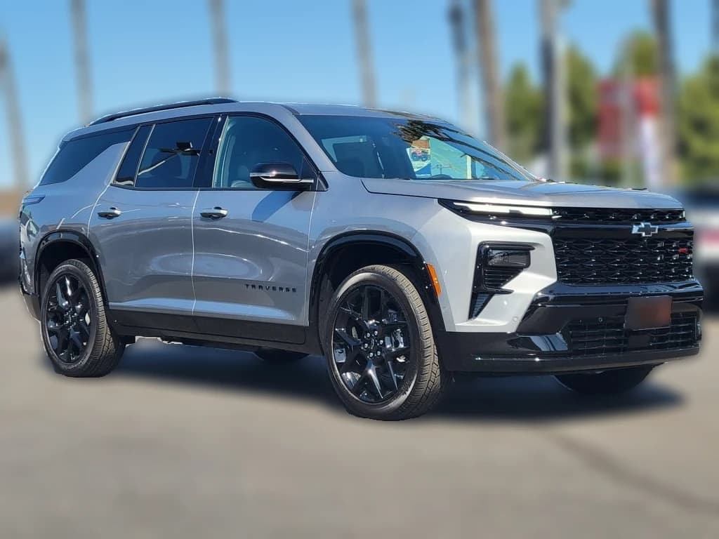 Chevrolet Traverse FWD RS 4dr 2026 — side view
