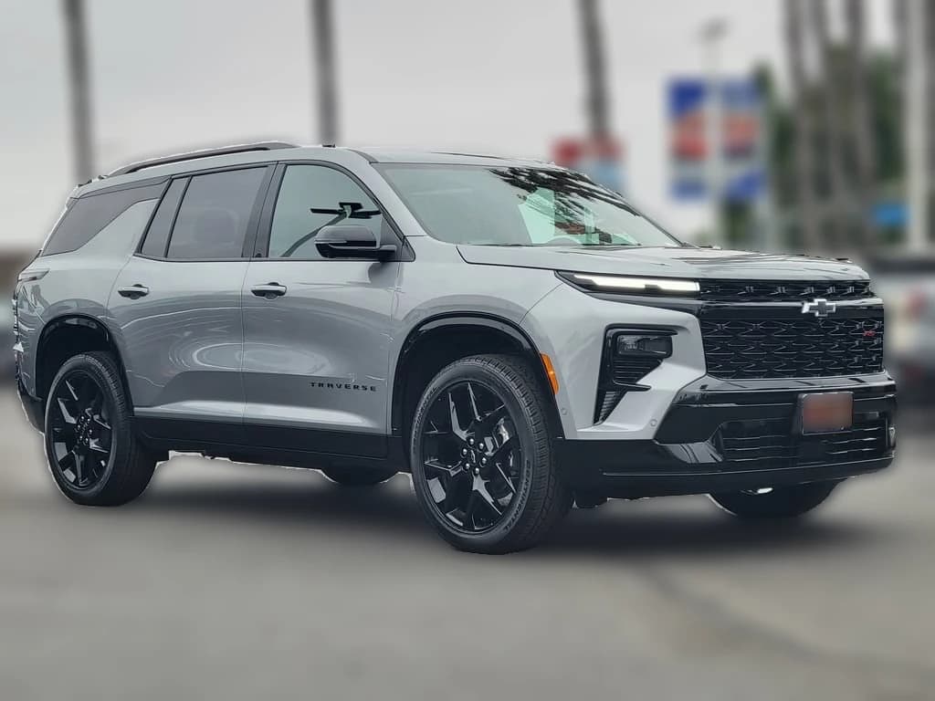 Chevrolet Traverse FWD RS 4dr 2026 — side view