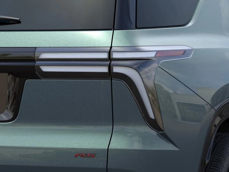 Chevrolet Traverse FWD RS 4dr 2027 — side view