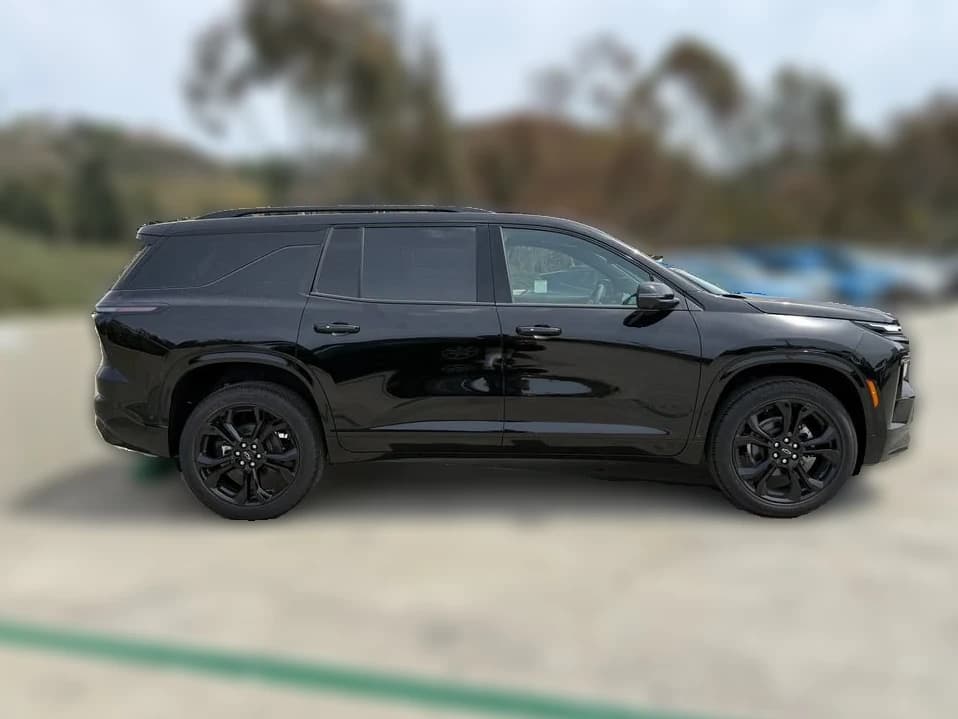 Chevrolet Traverse FWD RS 4dr 2027 — side view