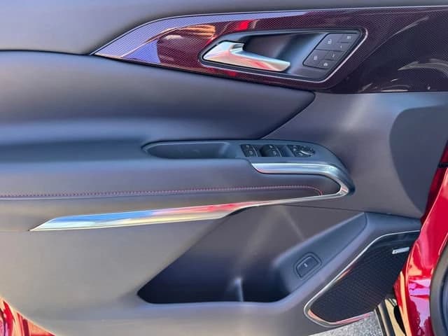 Chevrolet Traverse FWD RS 4dr 2027 — side view