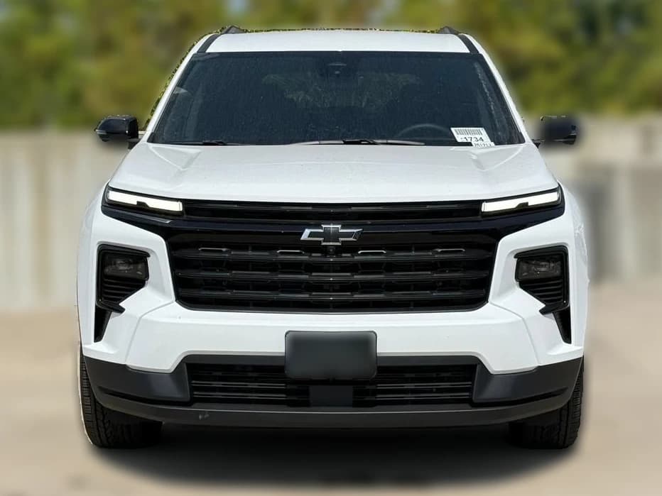 Chevrolet Traverse AWD LT 4dr 2026 — side view