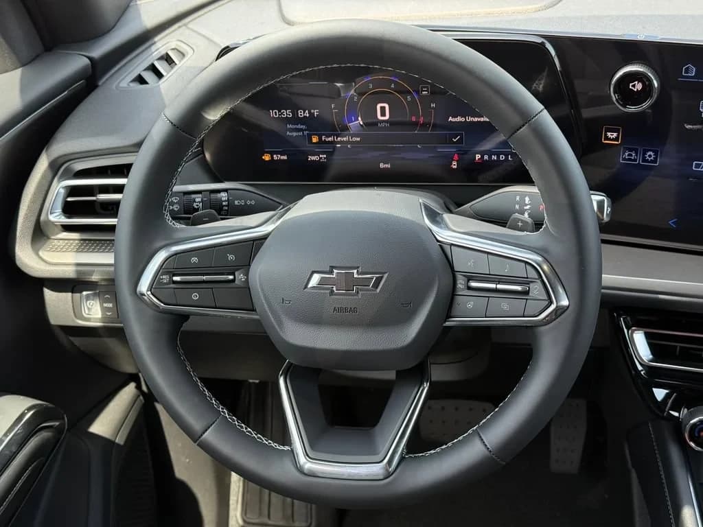 Chevrolet Traverse AWD LT 4dr 2026 — side view
