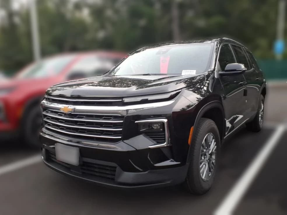 Chevrolet Traverse AWD LT 4dr 2027 — side view