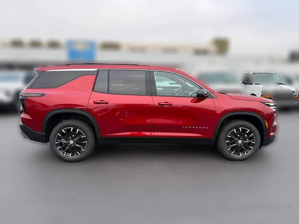 Chevrolet Traverse AWD LT 4dr 2026 — side view