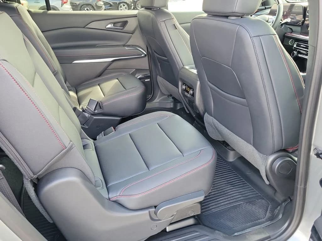 Chevrolet Traverse AWD Z71 4dr 2026 — side view